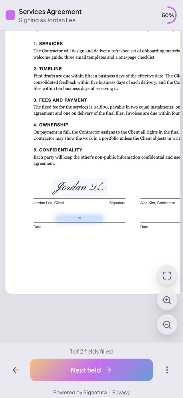La page de signature de Signatura sur un téléphone, en signant en tant que Jordan Lee : sa signature est en place, un champ sur deux est rempli et un bouton mène au champ suivant.